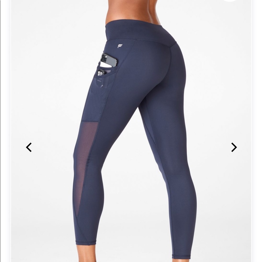 Fabletics Trinity Mid-Rise Pocket 7/8 Legging